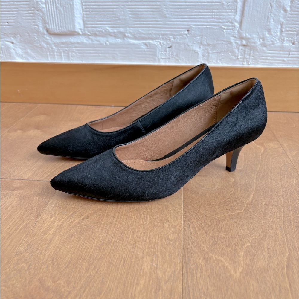 Clark’s Cowhide Pointy Toe Classic Pump
